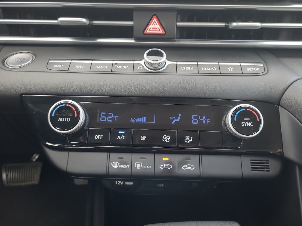 Used 2024 Hyundai Elantra SEL FWD image 20