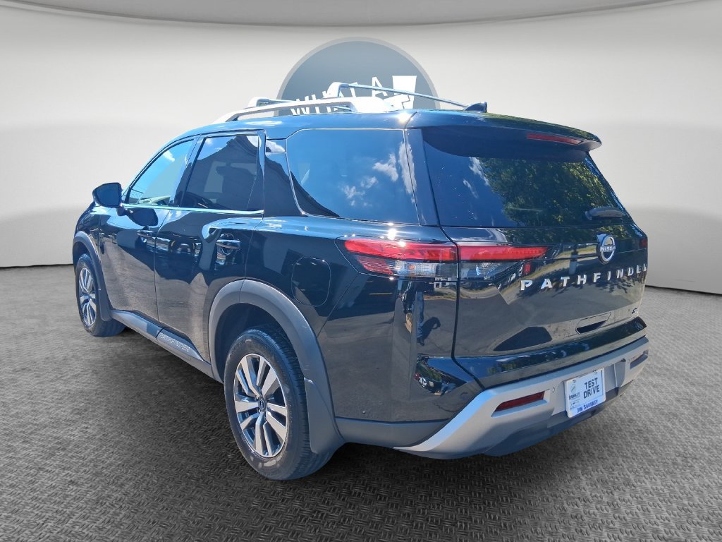 Used 2025 Nissan Pathfinder SL FWD image 6
