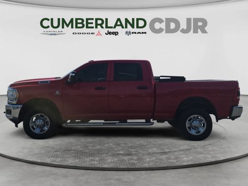 Used 2024 RAM 2500 Tradesman w/ Chrome Appearance Group AWD/4WD image 3