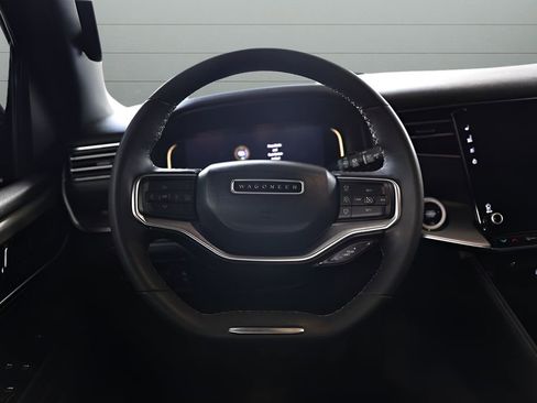 Used 2023 Jeep Wagoneer Series II image 42