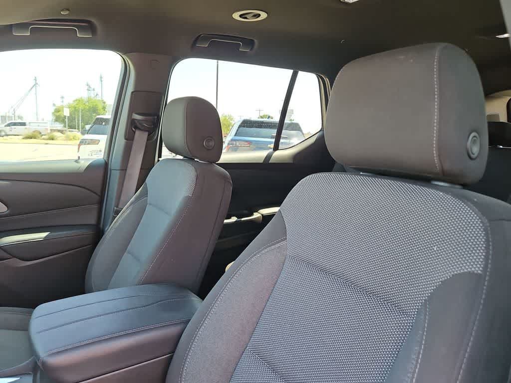 Used 2023 Chevrolet Traverse LT FWD image 15