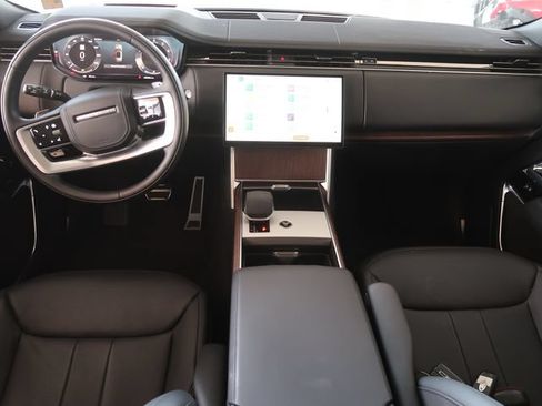 Used 2025 Land Rover Range Rover SE AWD/4WD image 14