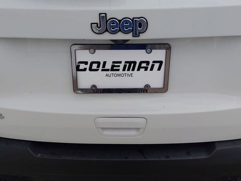 Used 2020 Jeep Renegade Latitude w/ Cold Weather Group AWD/4WD image 20