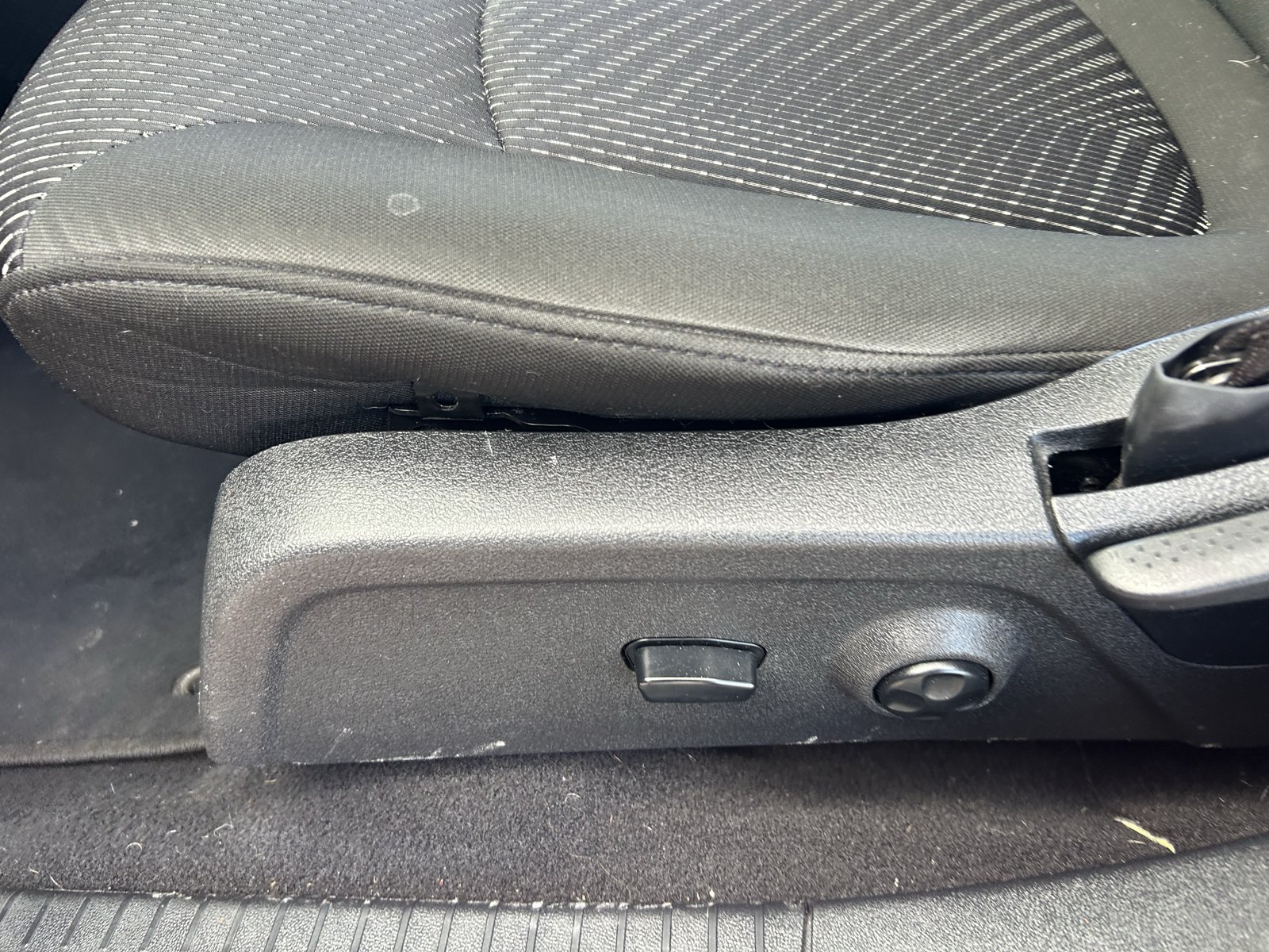 Used 2020 Dodge Journey SE w/ SE Popular Equipment Group FWD image 15