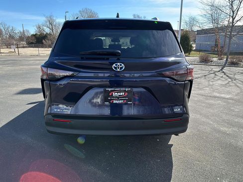 Used 2025 Toyota Sienna XLE w/ XLE Plus Package image 14
