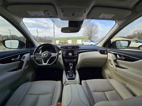 Used 2019 Nissan Rogue Sport SL w/ Premium Package image 35