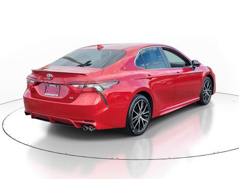 Used 2021 Toyota Camry SE image 10