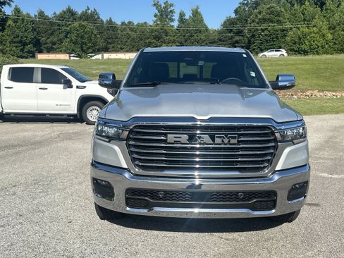 Used 2026 RAM 1500 Laramie AWD/4WD image 8