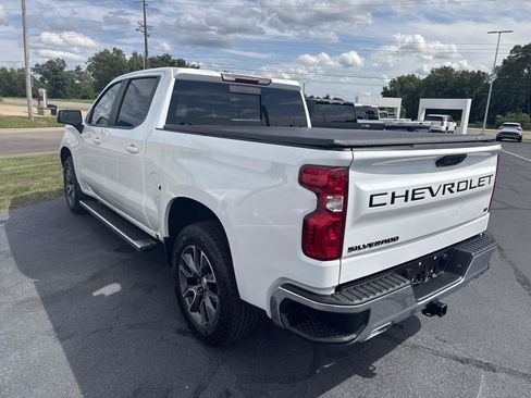 Used 2023 Chevrolet Silverado 1500 LT AWD/4WD image 2