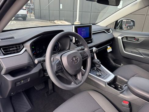 New 2025 Toyota RAV4 LE image 27