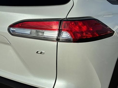 Certified 2025 Toyota Corolla Cross LE FWD image 28