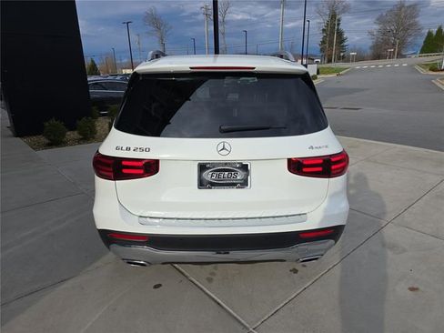 New 2026 Mercedes-Benz GLB 250 4MATIC image 4