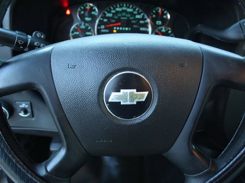 Used 2016 Chevrolet Express 3500 image 20