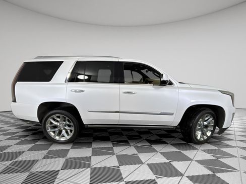 Used 2020 Cadillac Escalade Platinum image 17