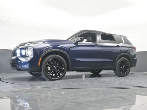 Used 2023 Mitsubishi Outlander SE image 64