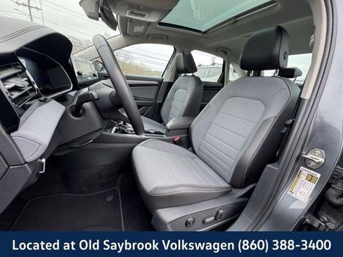 Certified 2025 Volkswagen Jetta SE image 28