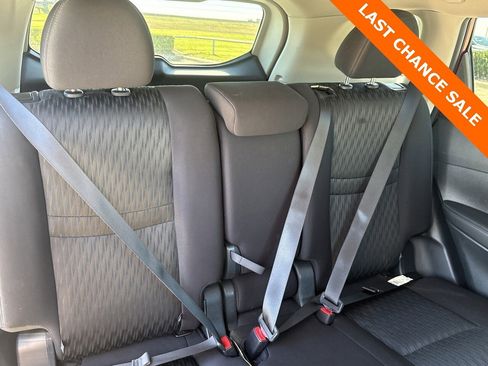 Used 2020 Nissan Rogue SV image 38