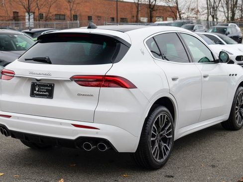 New 2025 Maserati Grecale GT image 7