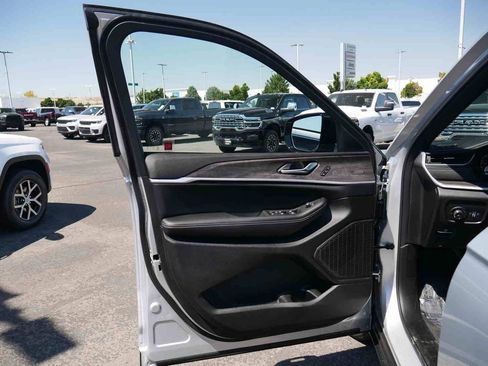 New 2025 Jeep Grand Cherokee Limited image 29