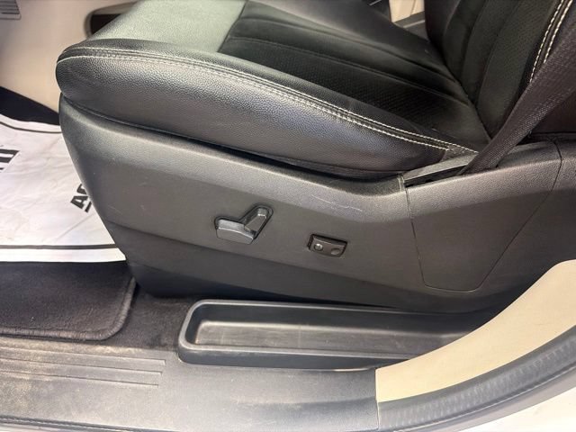 Used 2017 Dodge Grand Caravan SXT FWD image 14