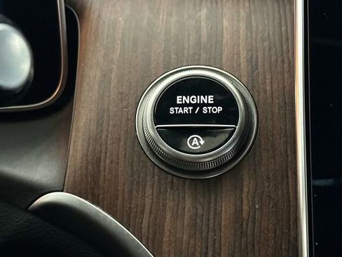 Certified 2025 Mercedes-Benz GLC 300 image 28