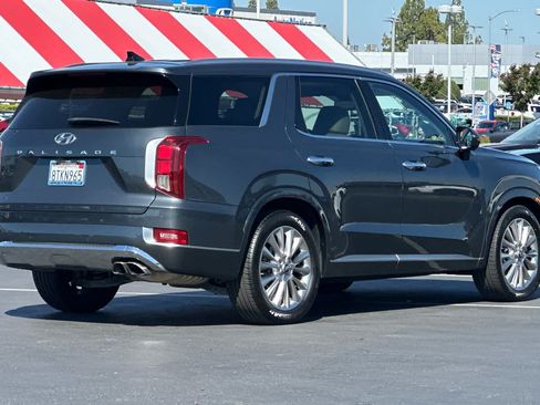 Used 2020 Hyundai Palisade Limited FWD image 2