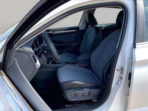New 2026 Volkswagen Jetta SE FWD image 9