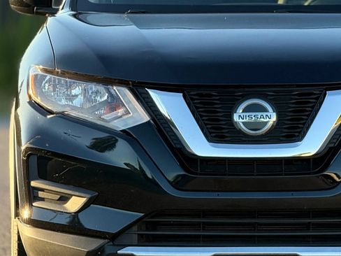 Used 2018 Nissan Rogue S AWD/4WD image 11