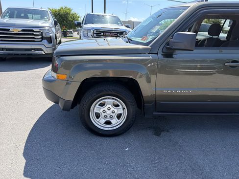Used 2016 Jeep Patriot Sport w/ Power Value Group AWD/4WD image 11