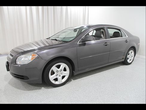 Used 2011 Chevrolet Malibu LS FWD image 3