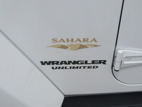 Used 2014 Jeep Wrangler Unlimited Sahara w/ Max Tow Package AWD/4WD image 14