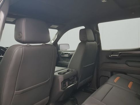 Used 2024 GMC Sierra 1500 AT4 w/ AT4 Premium Package image 18