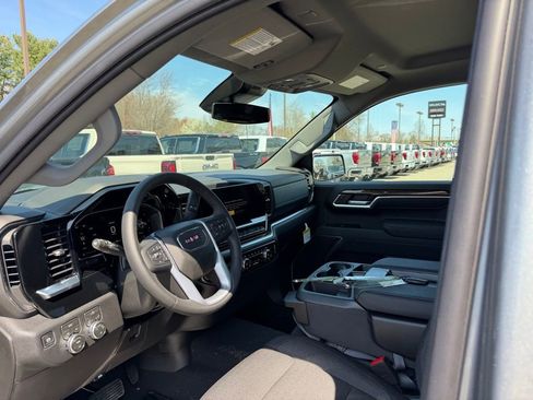 New 2026 GMC Sierra 1500 SLE w/ Preferred Package image 14