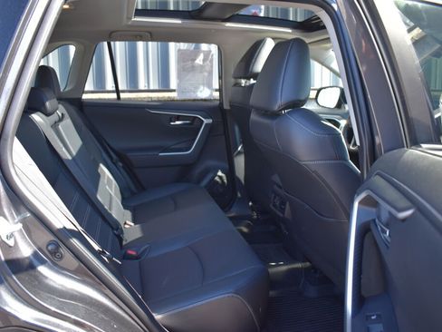 Certified 2021 Toyota RAV4 Limited AWD/4WD image 18