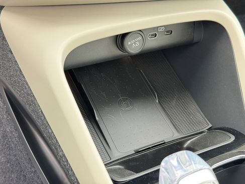 New 2026 Volvo XC40 B5 Ultra w/ Climate Package image 25