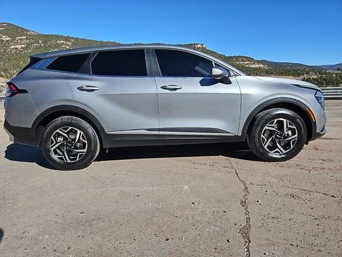 Used 2024 Kia Sportage LX image 4