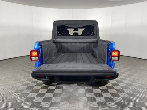 Used 2024 Jeep Gladiator Sport image 6
