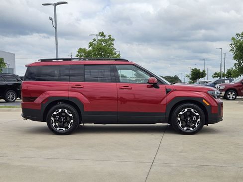 Used 2025 Hyundai Santa Fe SEL FWD image 7