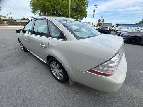 Used 2008 Ford Taurus SEL image 4