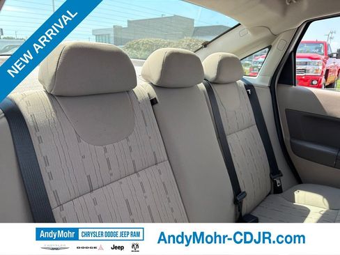 Used 2009 Ford Focus SE FWD image 15