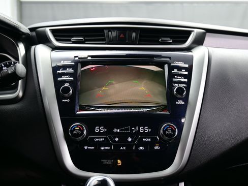 Used 2020 Nissan Murano SV image 19
