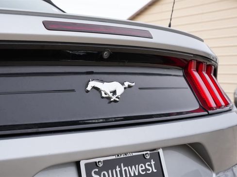 Used 2022 Ford Mustang Premium image 19