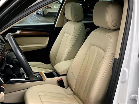 Used 2021 Audi Q5 Premium Plus w/ Premium Plus Package image 7