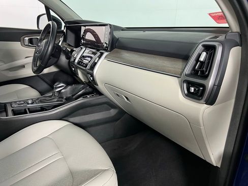 Used 2023 Kia Sorento EX w/ Panoramic Sunroof Package image 31