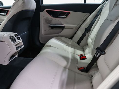Used 2025 Mercedes-Benz C 300 Sedan image 19