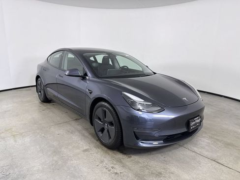 Used 2022 Tesla Model 3 Long Range AWD/4WD image 9