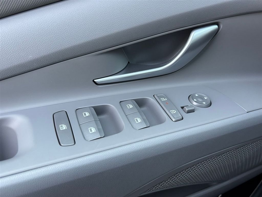 Certified 2026 Hyundai Elantra Sport FWD image 12