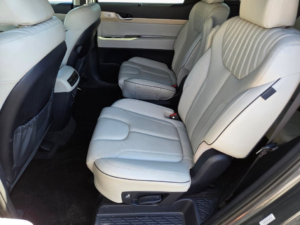 Used 2024 Hyundai Palisade Limited FWD image 18