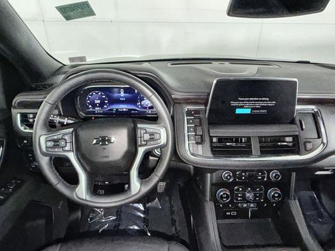 Used 2024 Chevrolet Suburban Z71 w/ Luxury Package image 16