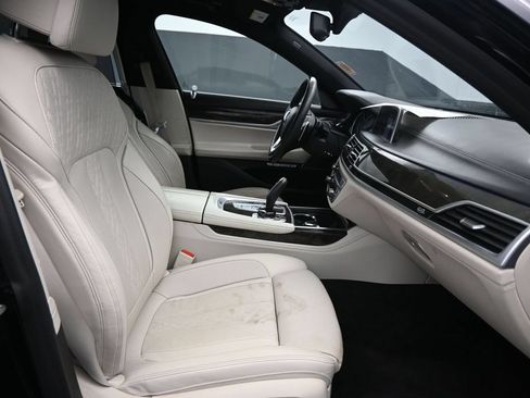 Used 2018 BMW 750i xDrive AWD/4WD image 10